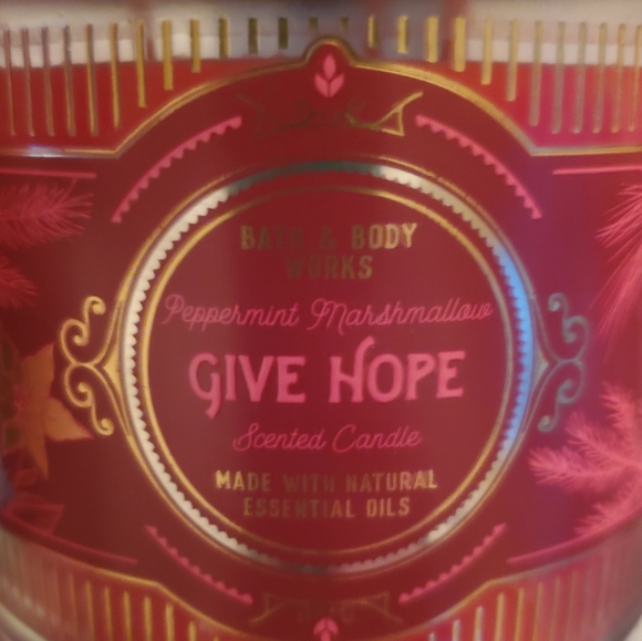 Bath and Body Works Peppermint Marshmallow Candle - Picture 2 of 4